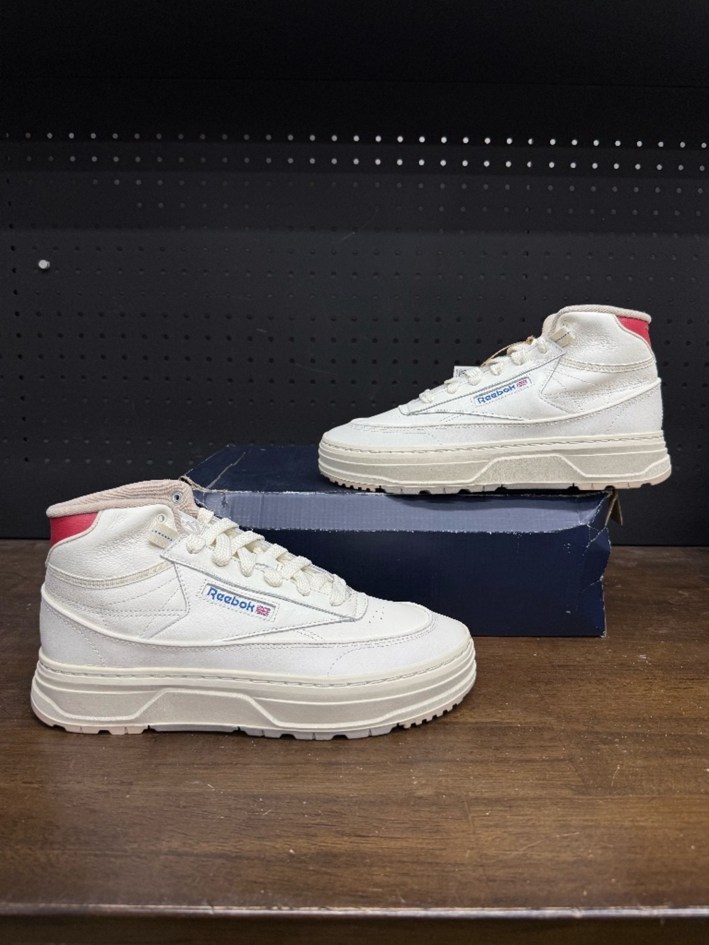 New W/ Damaged Box! Women's Reebok Club C Geo Mid 'Chalk Flash Red' Sneakers
